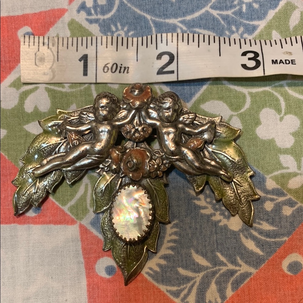 Vintage Brass Sadie Green Cherub Angel Floral Brooch with Mother of Pearl - Picture 2 of 13